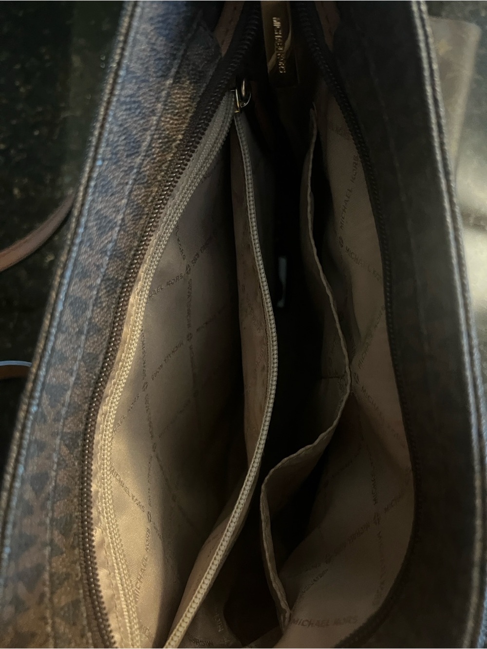 Michael Kors Gray Signature Monogram Messenger Bag - Picture 4 of 10
